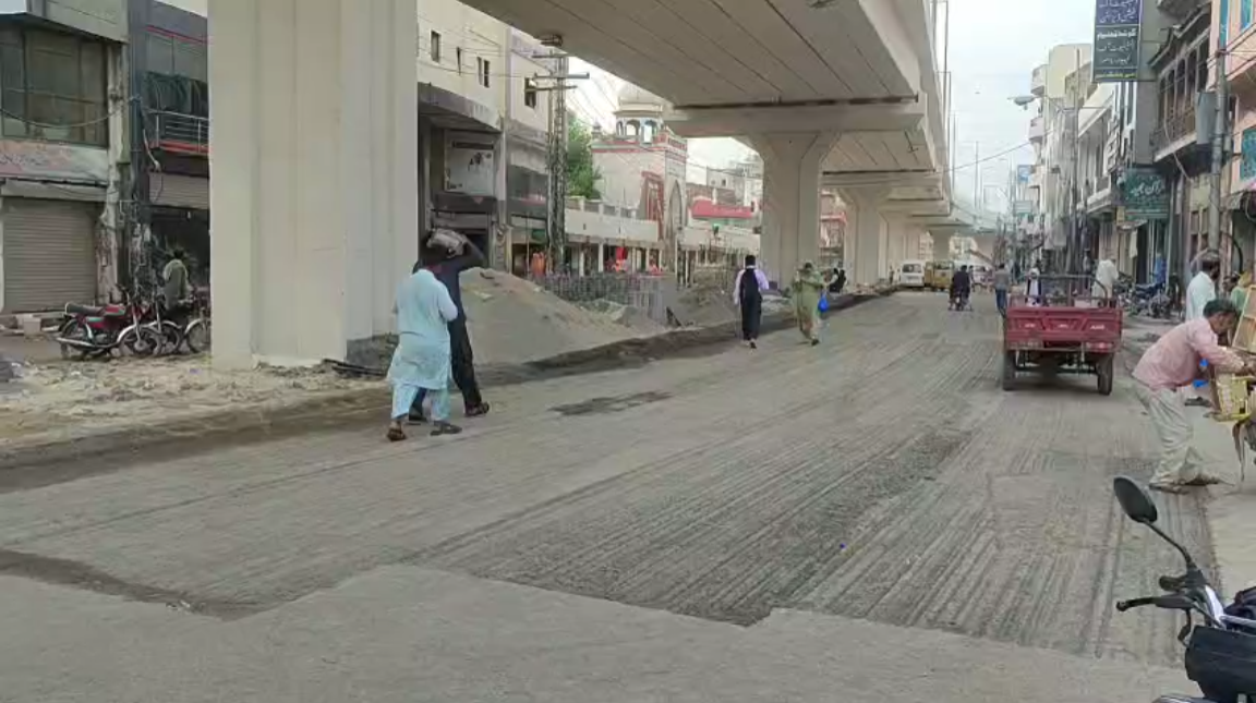 Pakistan. Ali Raiwind DC Lahore Muhammad Ali Ejaz inspects Raiwind projects, enforces safety ...